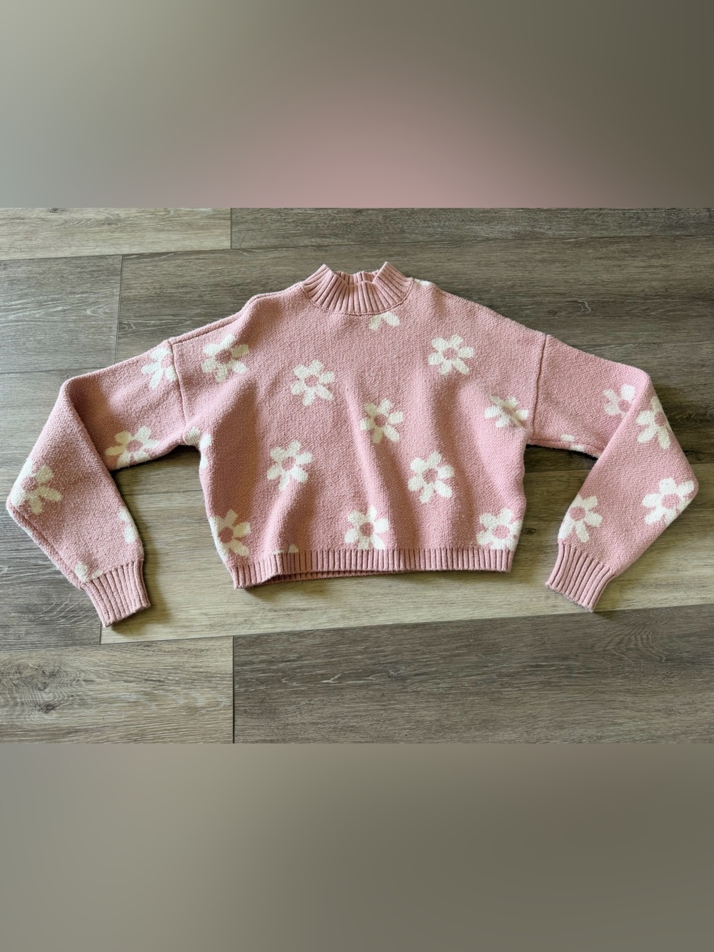 Hollister Cropped Daisy Sweater - XS
